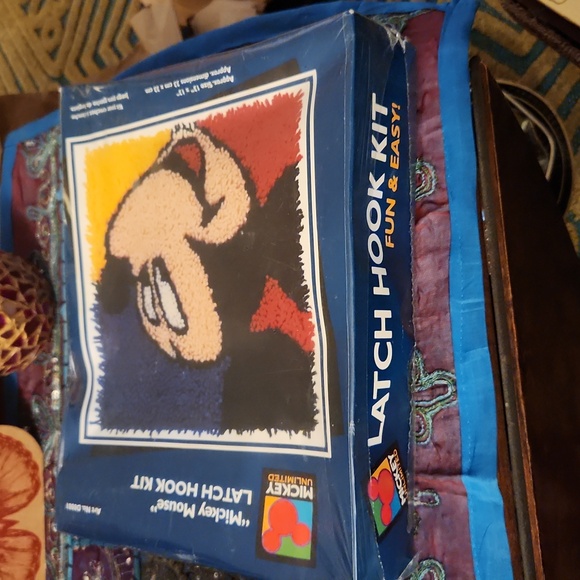 Mickey Mouse latch hook kit - Picture 3 of 3